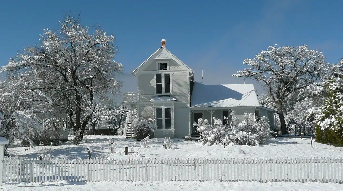 Mariposa Farmhouse Bed & Breakfast