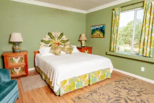 bedroom with queen bed