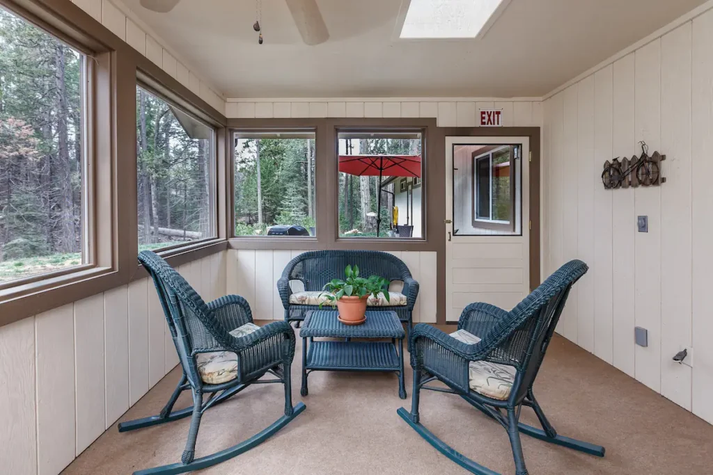 sun room with seating