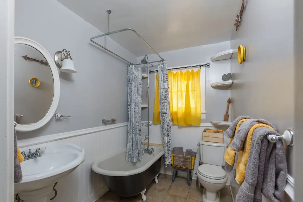 bathroom with claw foot tub