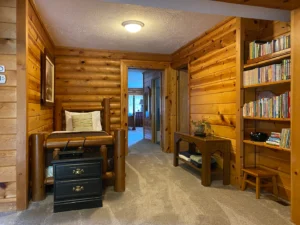 alcove with twin bed