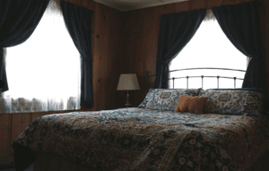 bedroom with queen bed