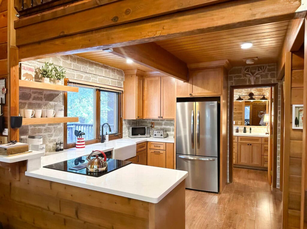 fully equipped kitchen