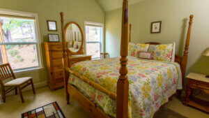 bedroom with four poster bed