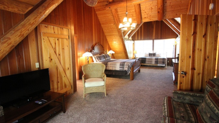 bedroom with two queen beds