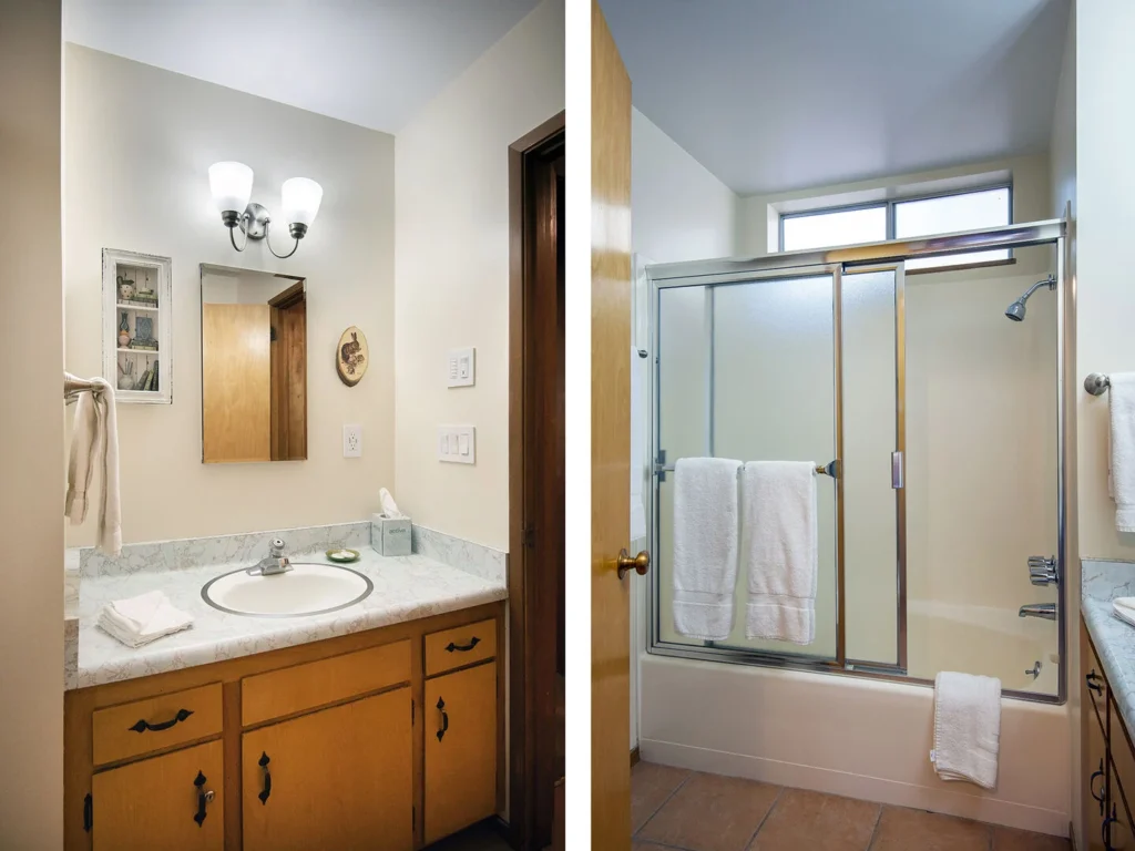 bathroom with shoer tub