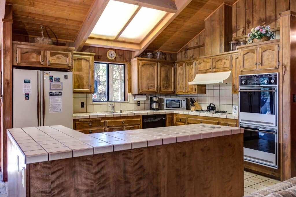 kitchen with ceiling light