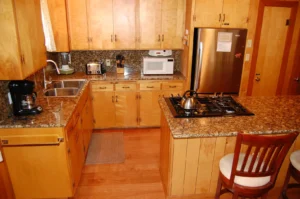 kitchen wih wood cabinets