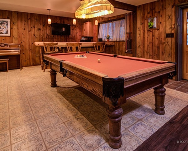 game room with pool table