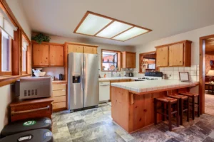 fully equipped kitchen
