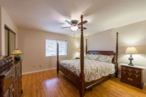 bedroom with four poster bed