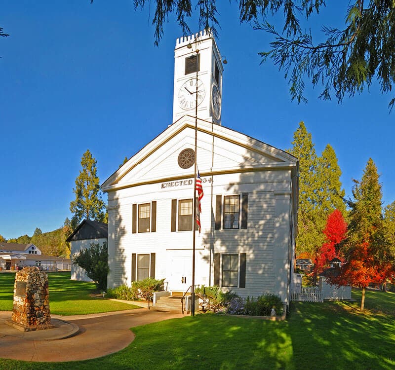 Historic courthouse in Mariposa, CA