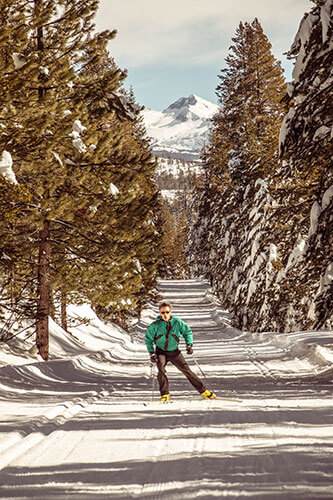 cross country skiing in Yosemite National Park 