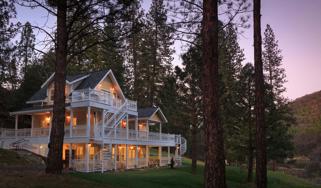 The Blackberry Inn Bed and Breakfast glowing at dusk