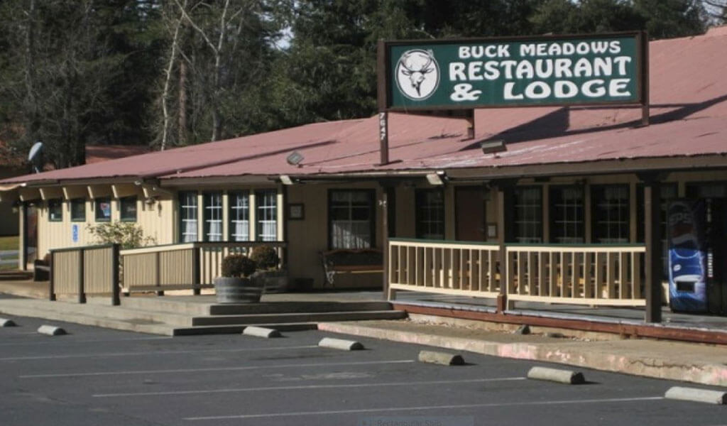 The outside of the Buck Meadows Restaurant & Lodge