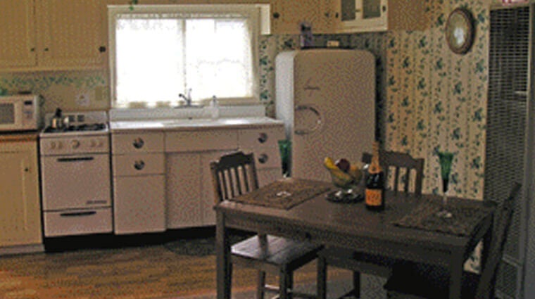 D&E Digs Yosemite Mariposa Lodging