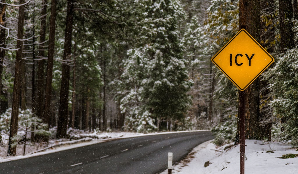 Yosemite Snow Chains Information and Winter Chain Controls