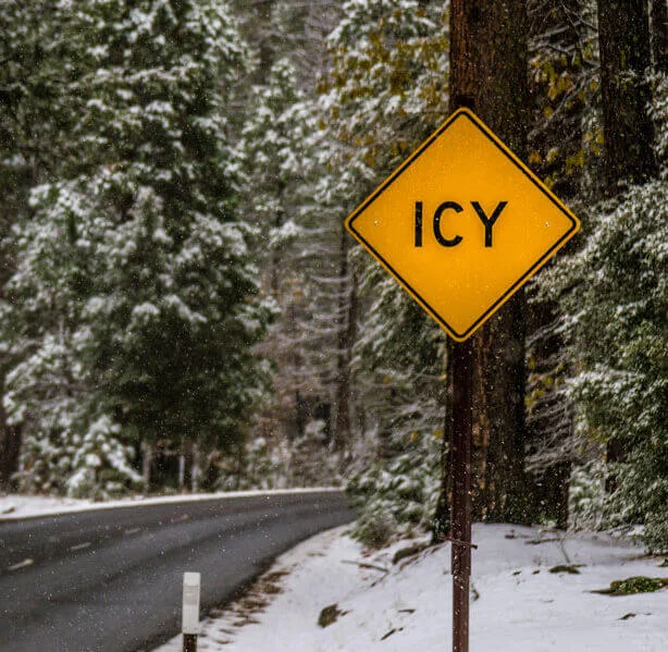 Road conditions in Mariposa County in Winter