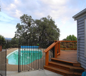 Knarly Oaks Pool House Yosemite Mariposa Lodging