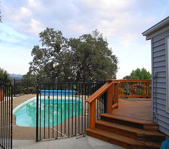 Knarly Oaks Pool House Yosemite Mariposa Lodging