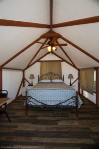 Mariposa Fair Ground Tent Cabin - Interio