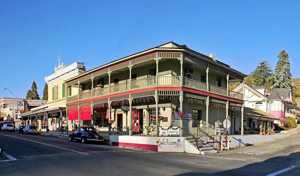 downtown mariposa includes the schlageter hotel building
