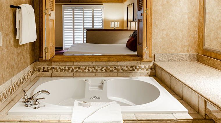 Spa Room tub