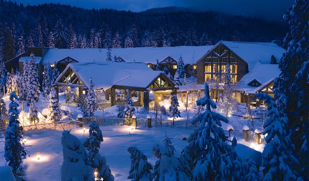 Snow-covered Tenaya Lodge at Yosemite