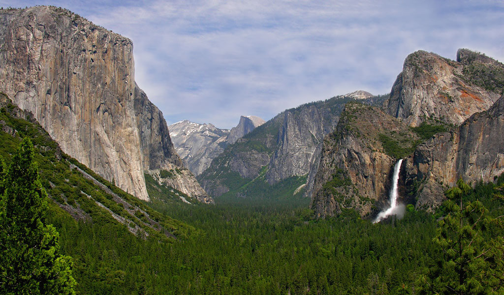 View of Yosemite Valley from Tunnel View