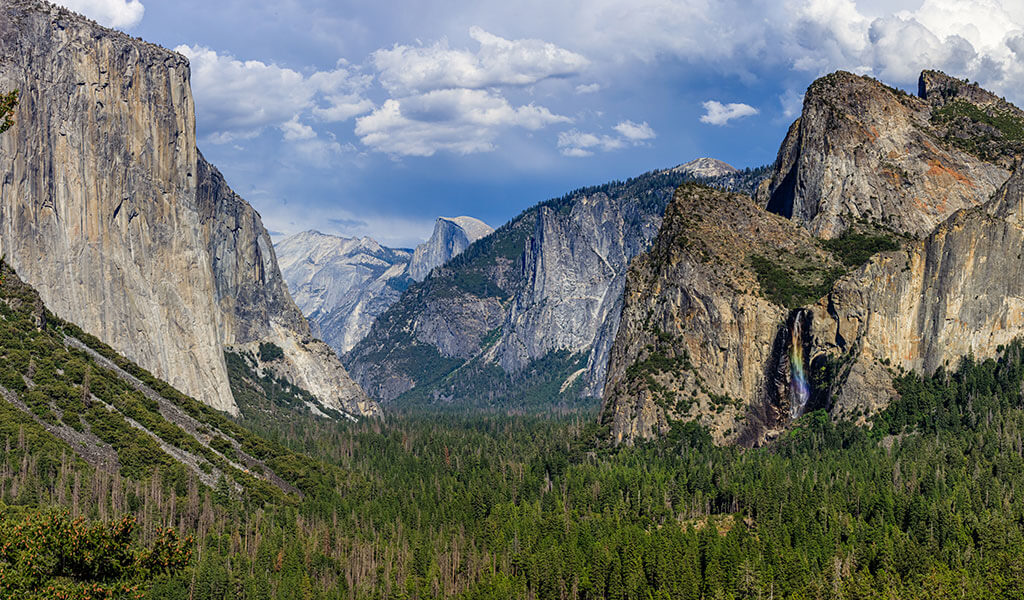 View of Yosemite Valley from Artist Point