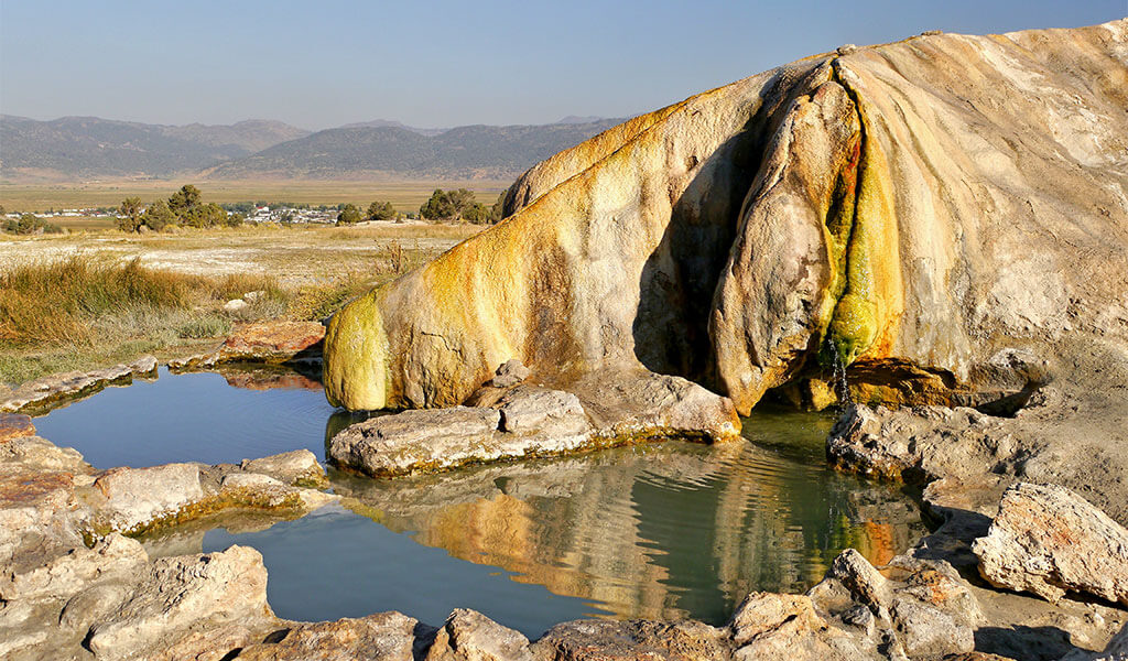 Travertine hot springs near Bridgeport, CA