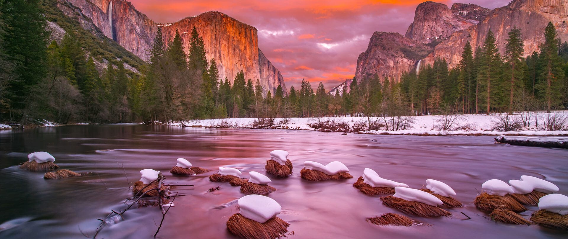 Yosemite in winter. Sunset at Valley View