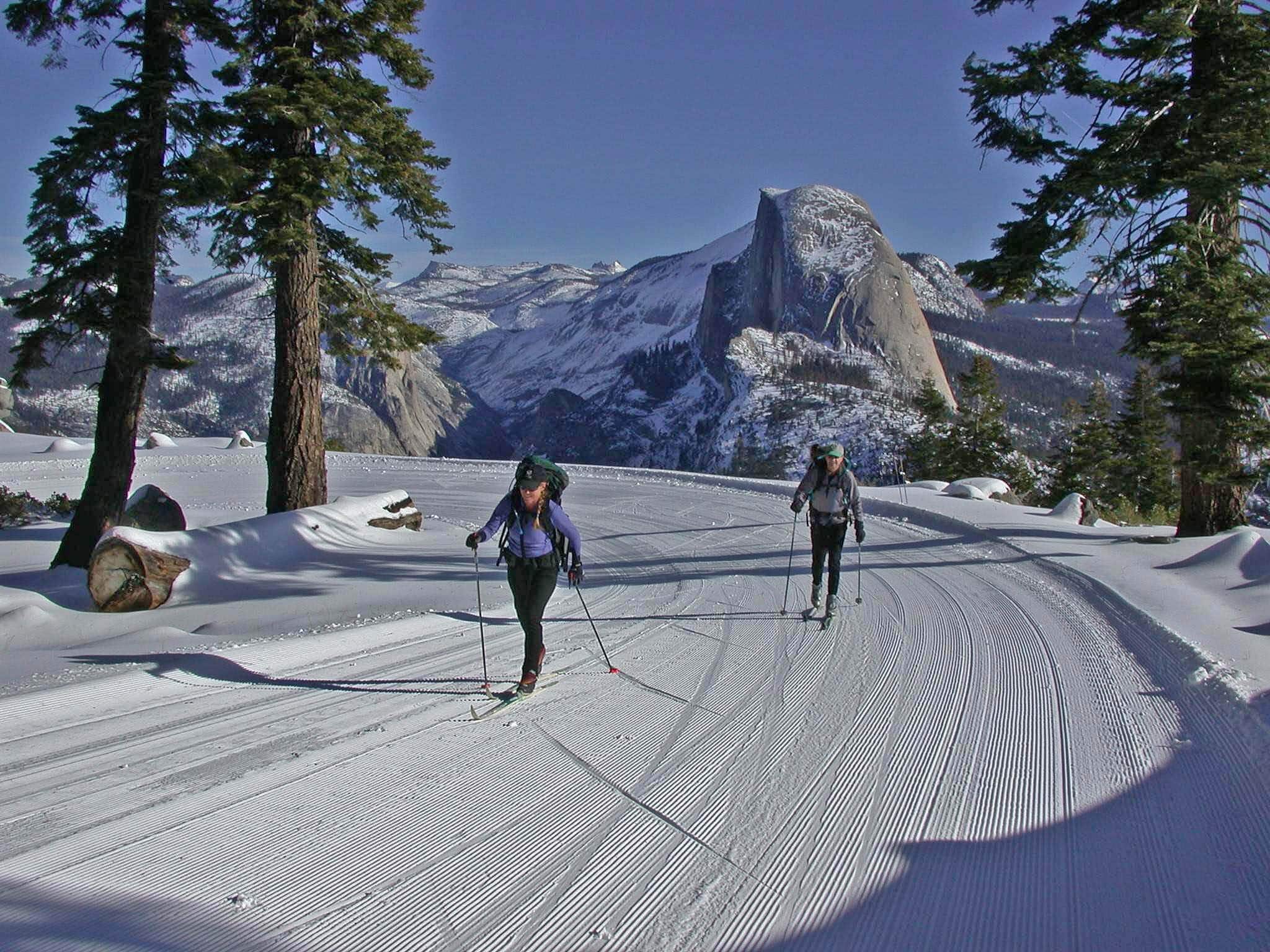 cross country skiing in glacier point 