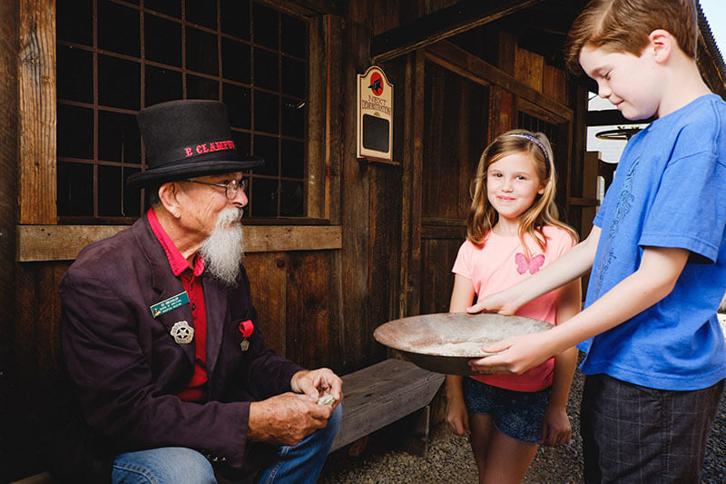 Kids learn about gold panning