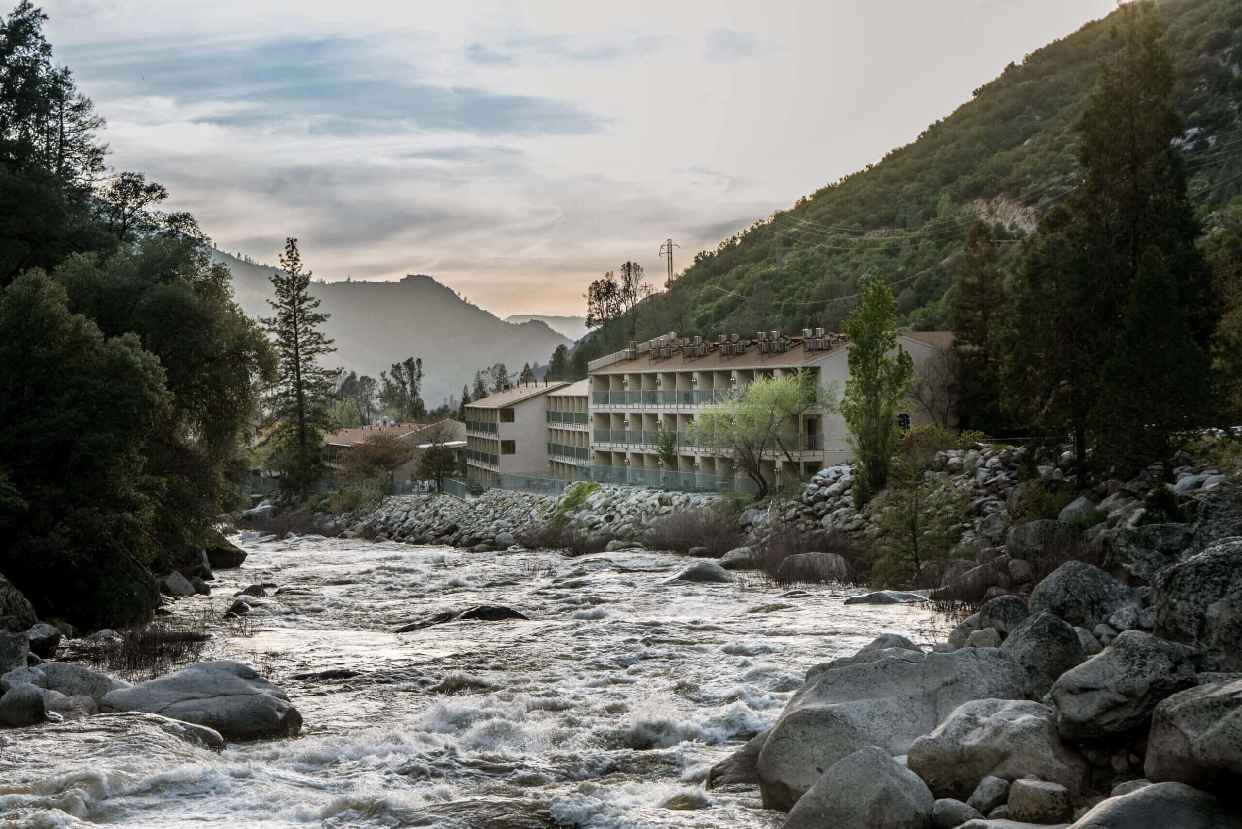 Yosemite View Lodge along the Merced River