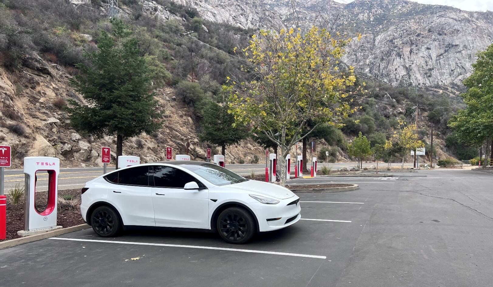 Tesla Superchargers at Yosemite View Lodge
