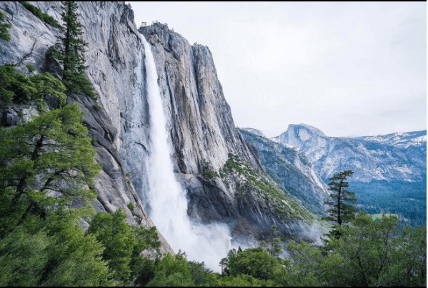 Upper Yosemite Falls Hike at Yosemite National Park photo by @minayounglee