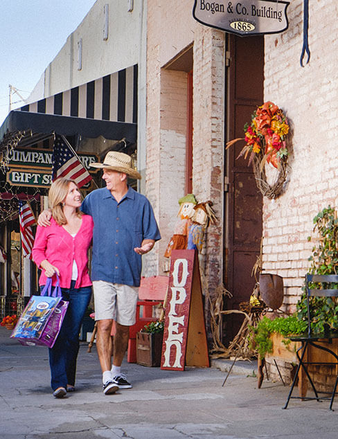 Shopping in Old Town Mariposa