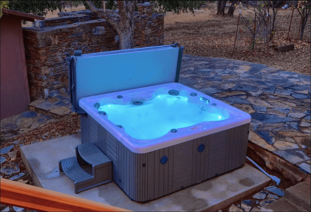 hot tub with lights