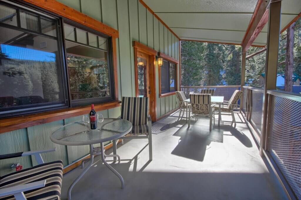 covered deck with outdoor seating