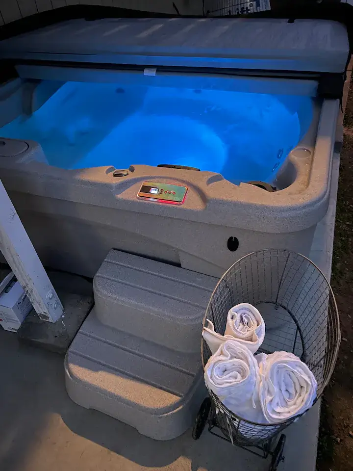hot tub with towels