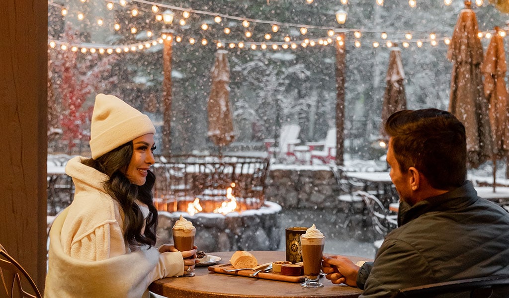 Couple enjoying drinks at Tenaya at Yosemite's Jackalopes