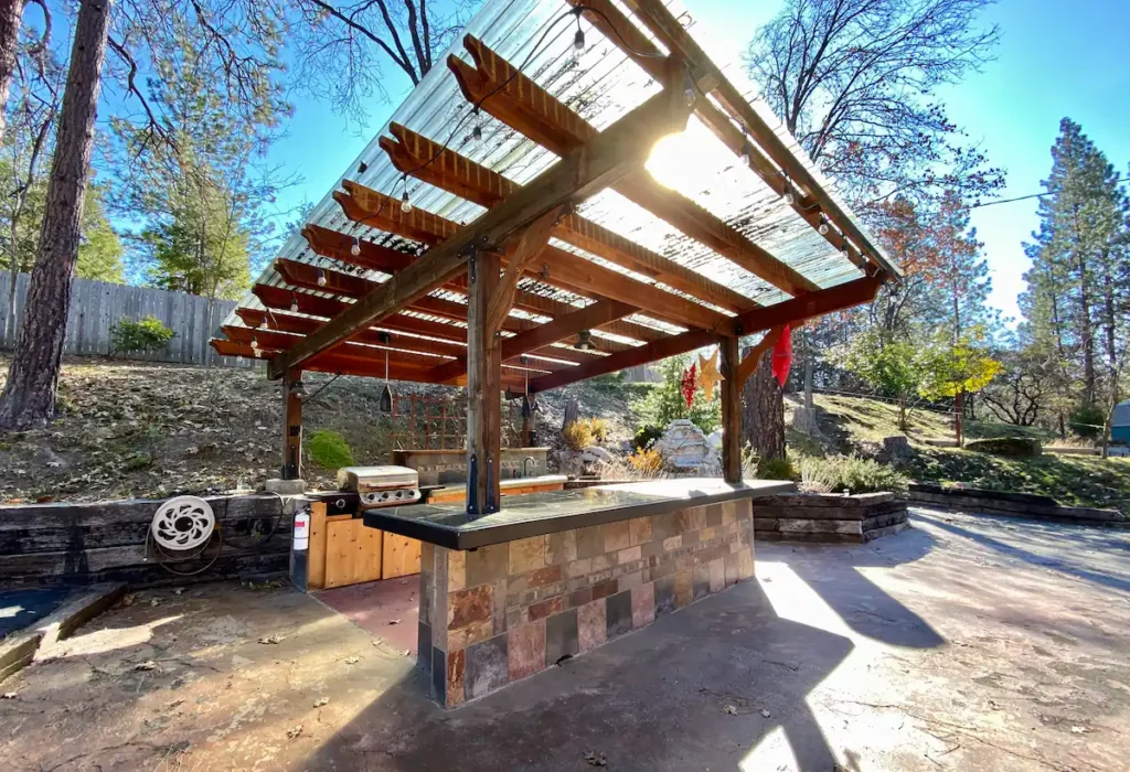 outdoor kitchen