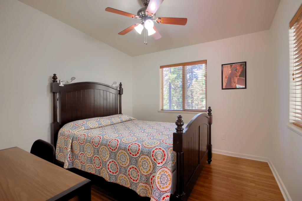 bedroom with queen bed