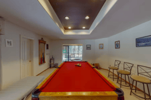 game room with pool table