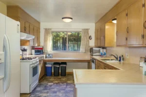 kitchen with wraparound cabinets