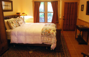 "quartz room" with queen bed