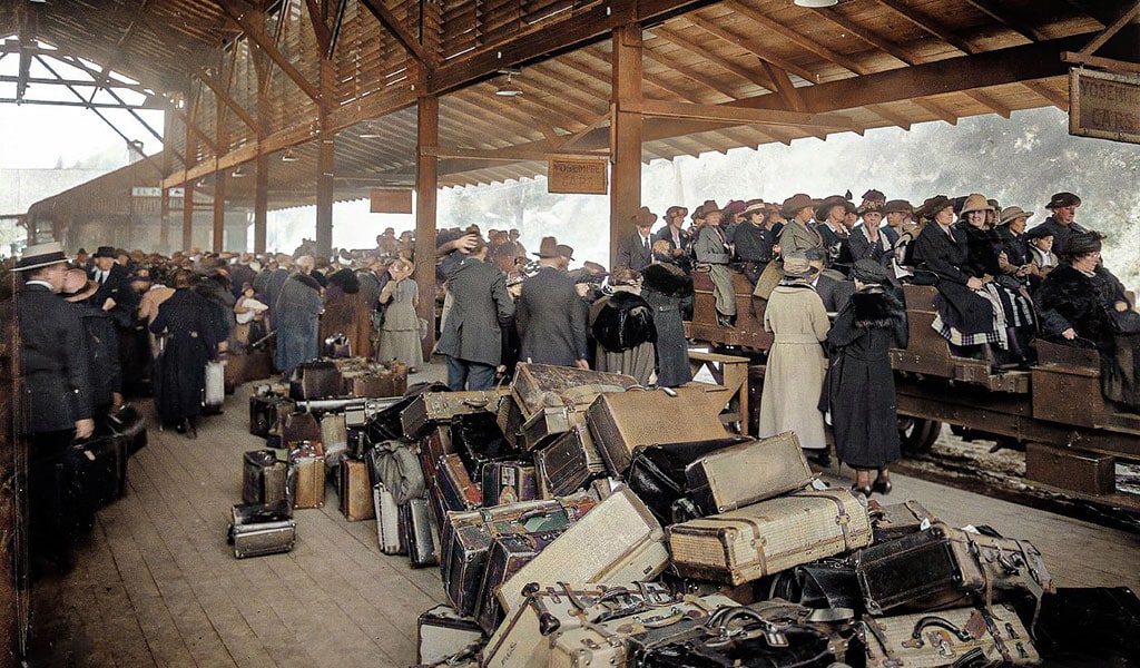 People at the El Portal Train Station in 1927