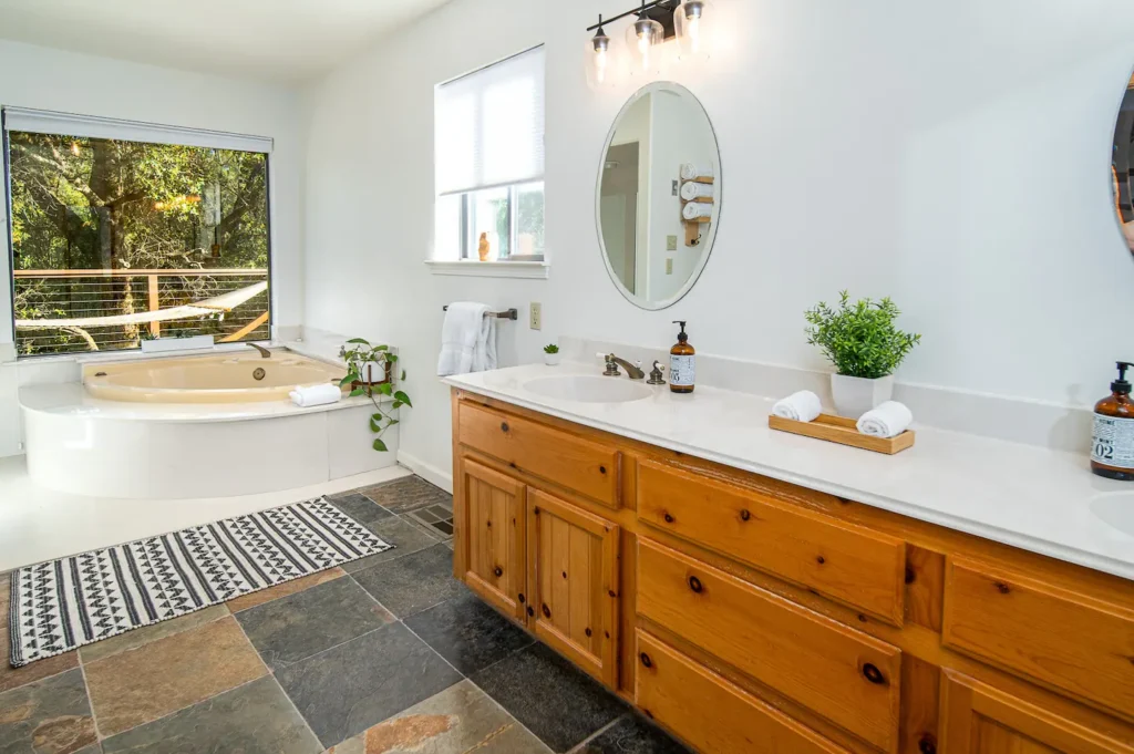 bathroom with spa tub