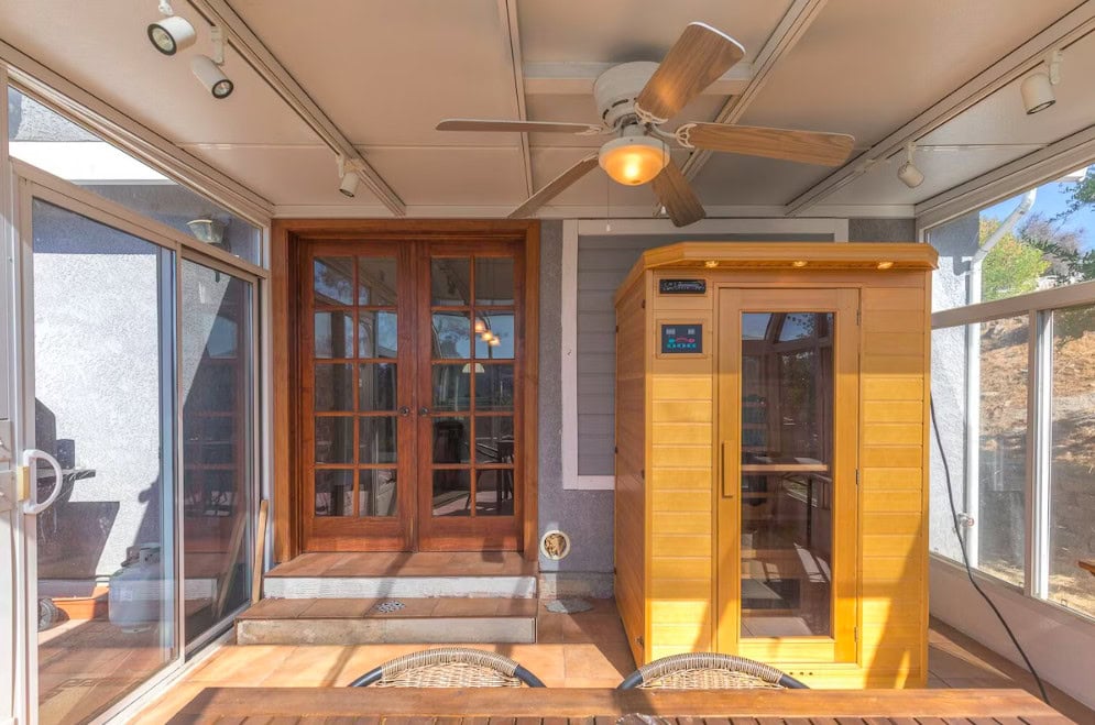 sunroom with sauna